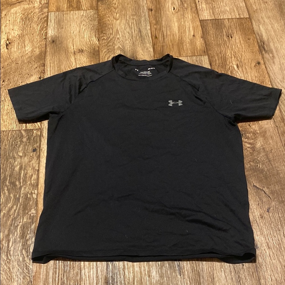 Under Armour Men's Black T-Shirt